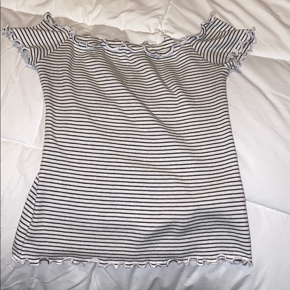 Black and white stripped hollister shirt - Picture 1 of 1